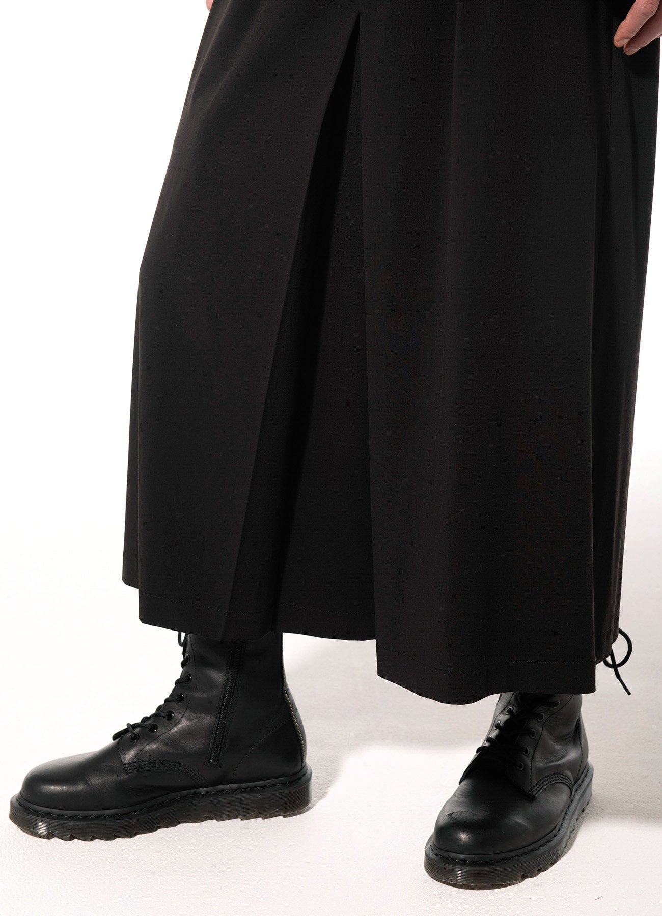 PE/RAYON GABARDINE STRETCH HAKAMA TUCK PANTS