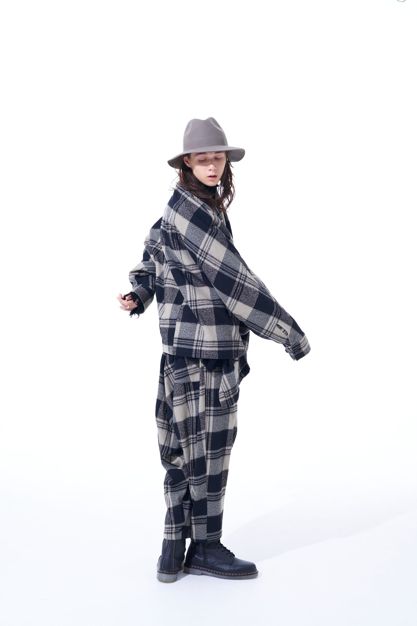 SHRUNKEN CHECK TWILL DOLMAN SLEEVE CARDIGAN WITH STOLE COLLAR