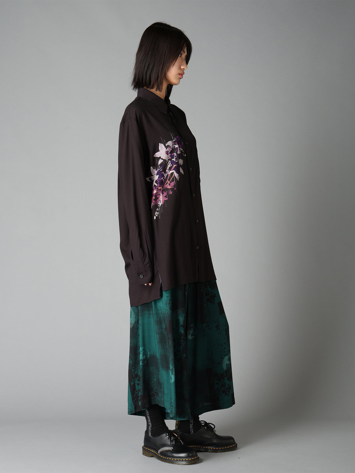 SKETCH PANSY PRINT RAYON REGULAR SHIRT