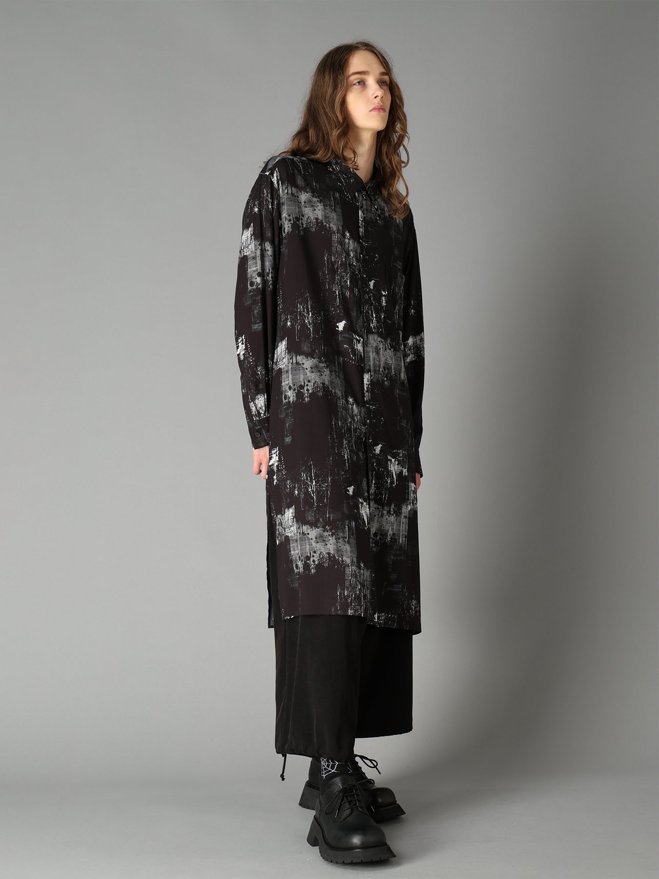 WITHERED BRANCH PRINT RAYON LONG REGULAR SHIRT