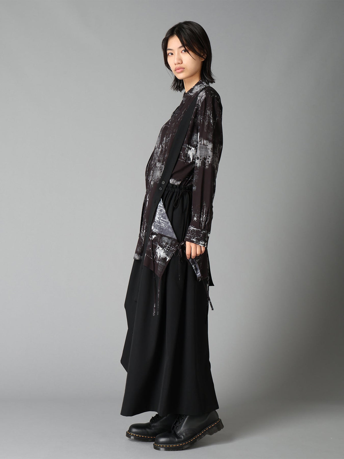 WITHERED BRANCH PRINT RAYON SIDE SLIT SHIRT
