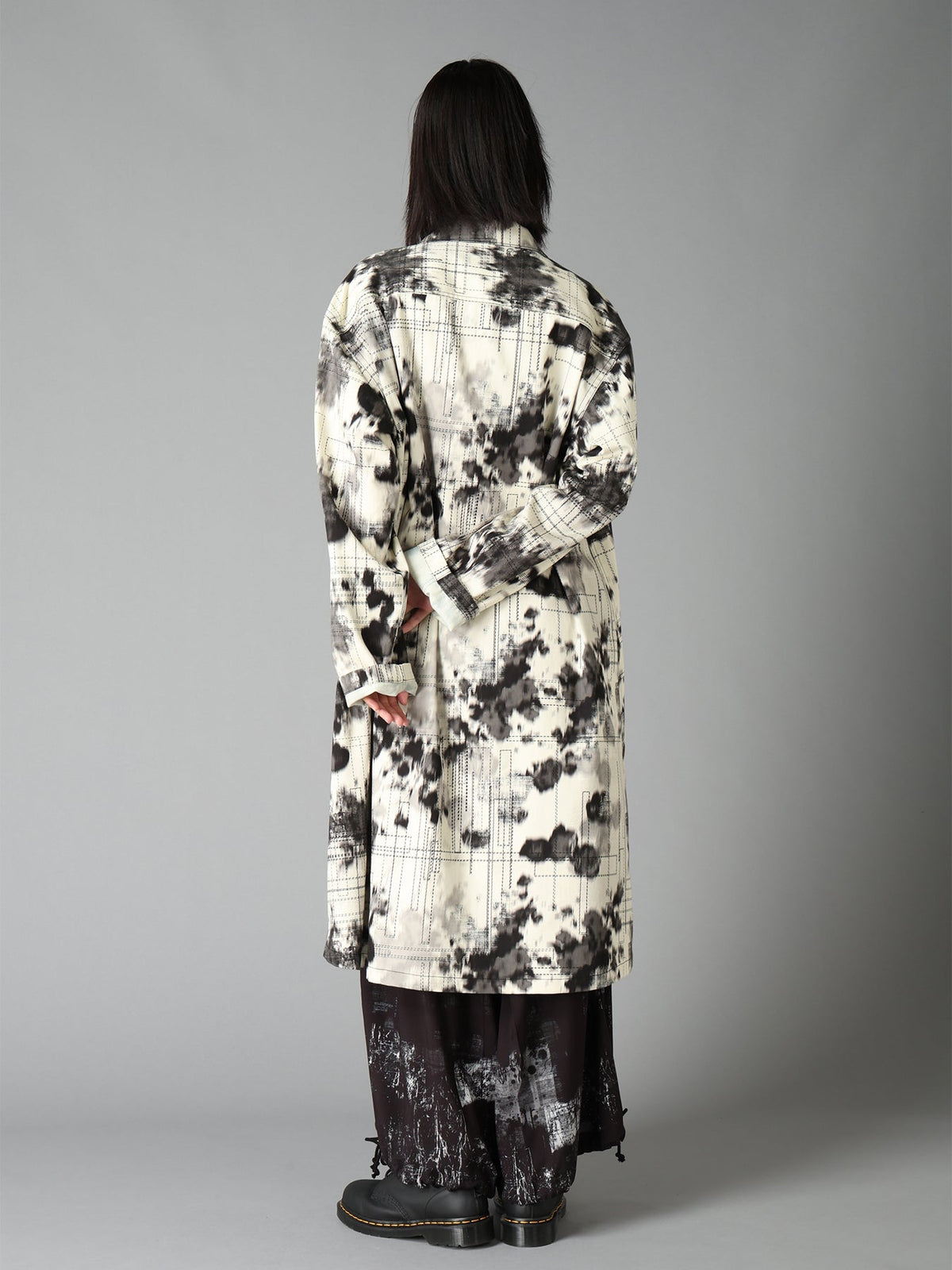 INK-WASH PRINTED LONG SHIRT WITH DECORATIVE STITCH DETAILING