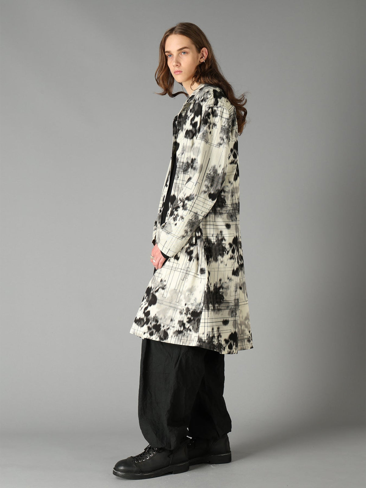 INK-WASH PRINTED LONG SHIRT WITH DECORATIVE STITCH DETAILING