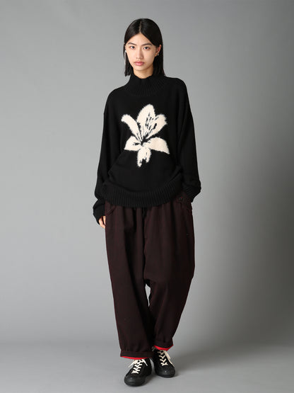 FLOCKED LILY MOTIF KNIT TURTLE NECK PULLOVER