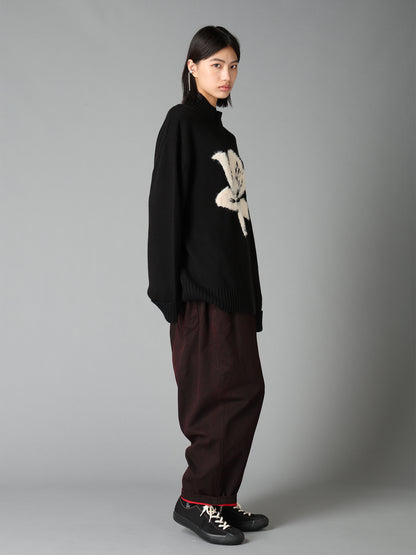 FLOCKED LILY MOTIF KNIT TURTLE NECK PULLOVER