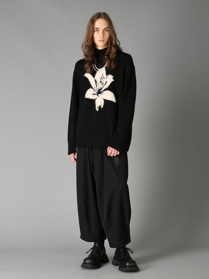 FLOCKED LILY MOTIF KNIT TURTLE NECK PULLOVER