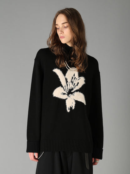 FLOCKED LILY MOTIF KNIT TURTLE NECK PULLOVER