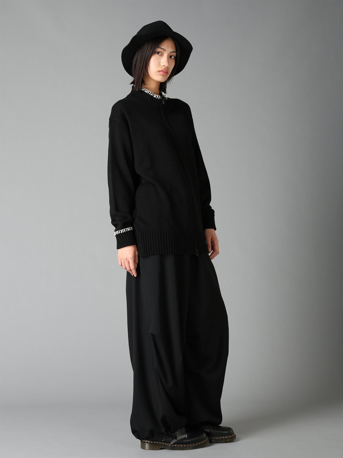 BULKY WOOL BLEND ASYMMETRIC STITCH ZIP-UP KNIT
