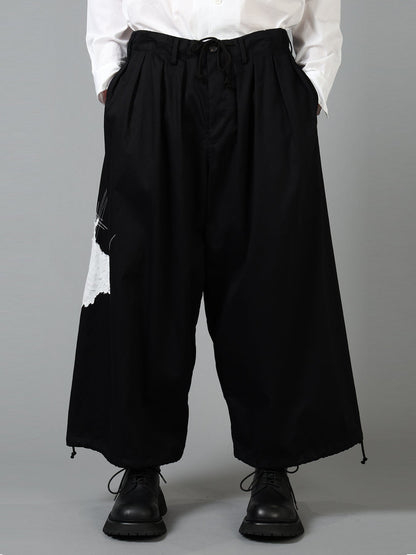 20/COTTON TWILL CROW PATCH BALLOON PANTS