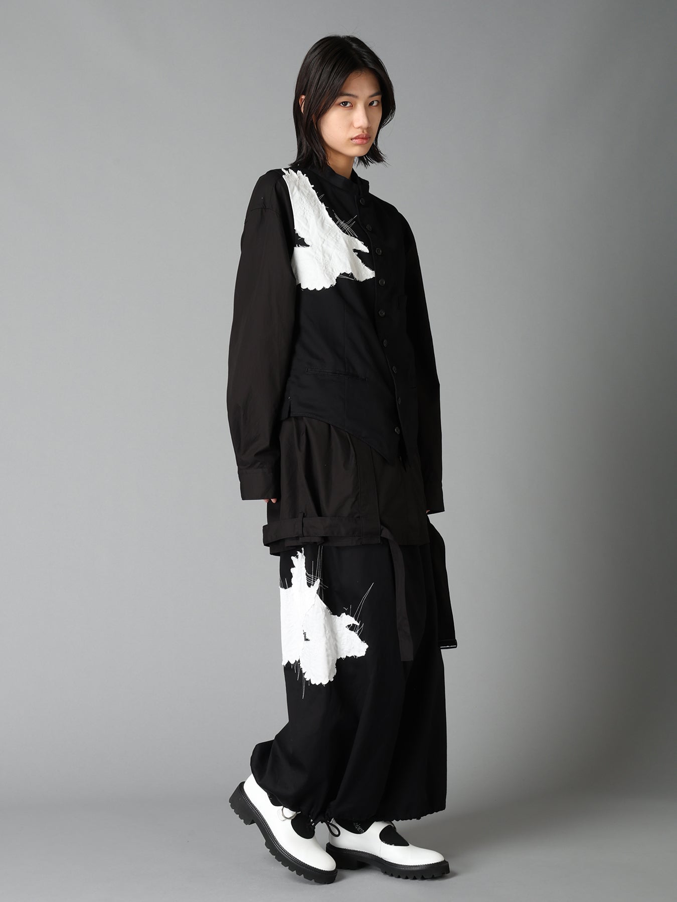 20/COTTON TWILL CROW PATCH BALLOON PANTS
