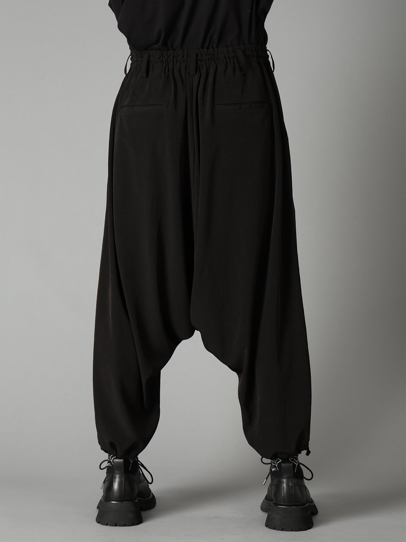 CREPE de CHINE WAIST DRAWSTRING SAROUEL PANTS – THE SHOP YOHJI