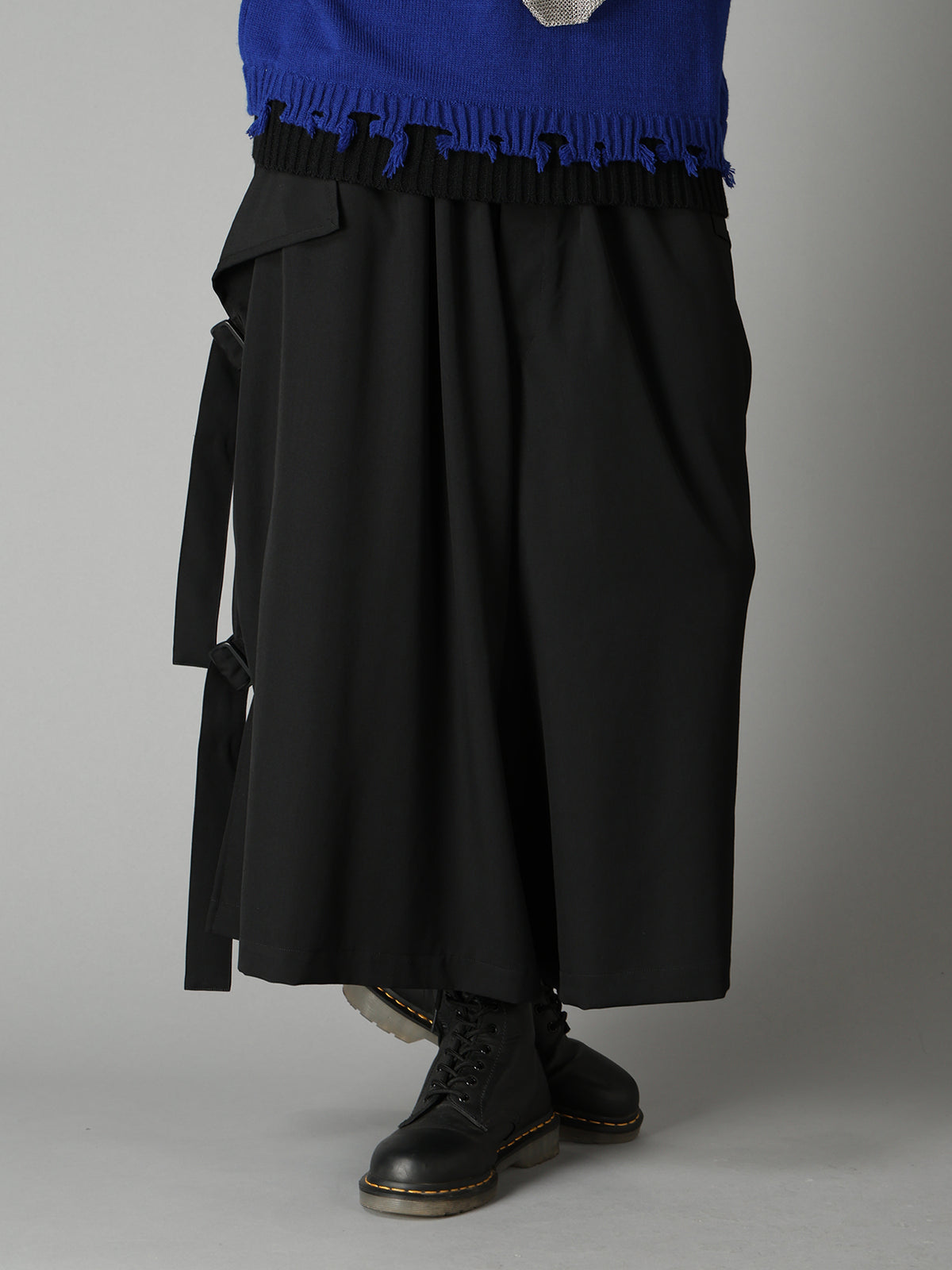 WOOL GABARDINE SIDE BELT PANTS