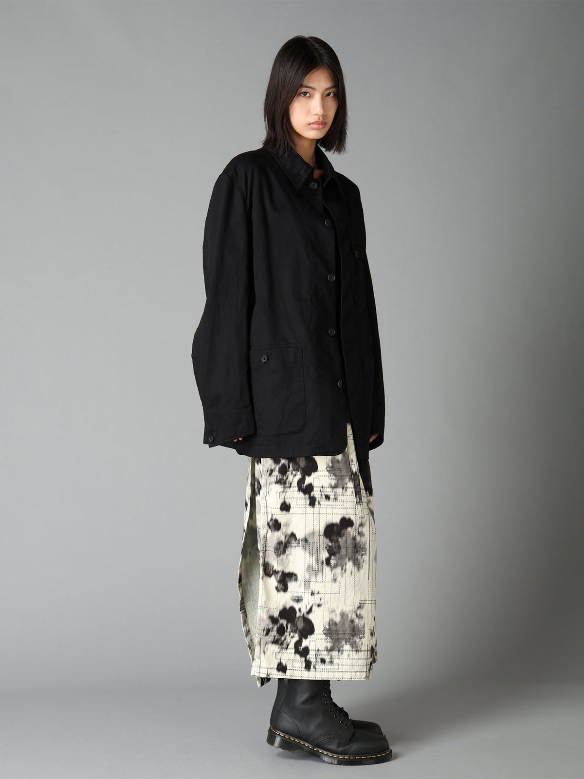 INK-WASH PRINTED BACK ERAP PANTS WITH DECORATIVE STITCH DETAILING