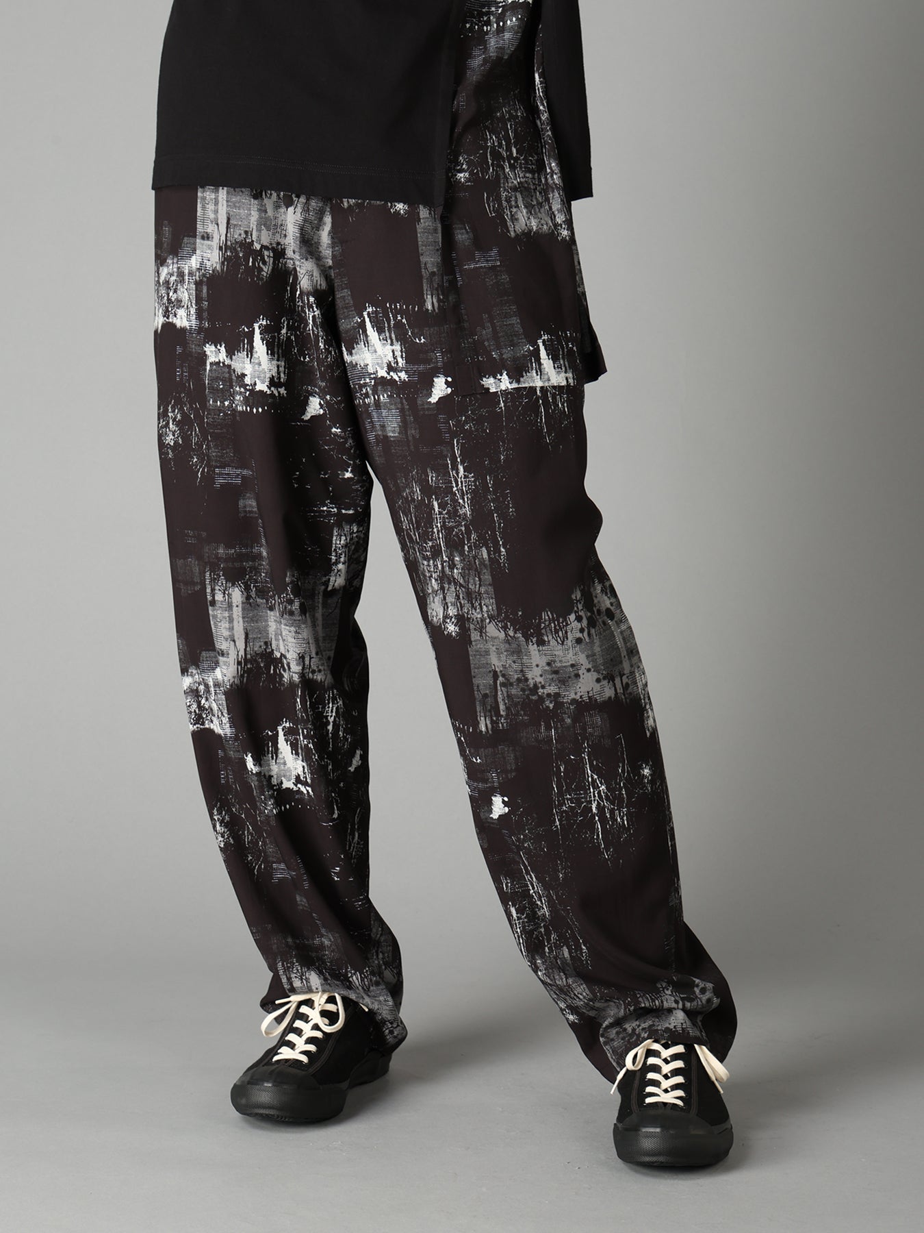 WITHERED BRANCH PRINT RAYON ROPE WAIST STRAIGHT PANTS