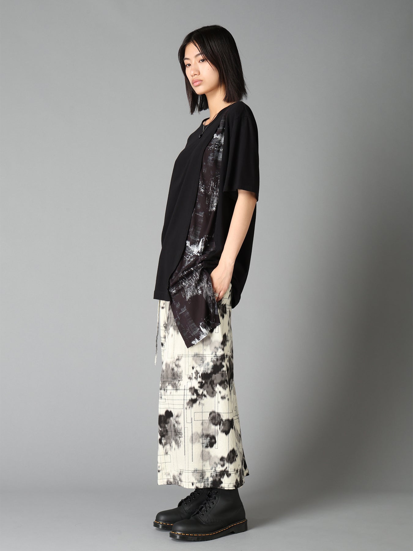 ASYMMETRY DESIGN SHORT-SLEEVED T-SHIRT WITH WITHERED BRANCH