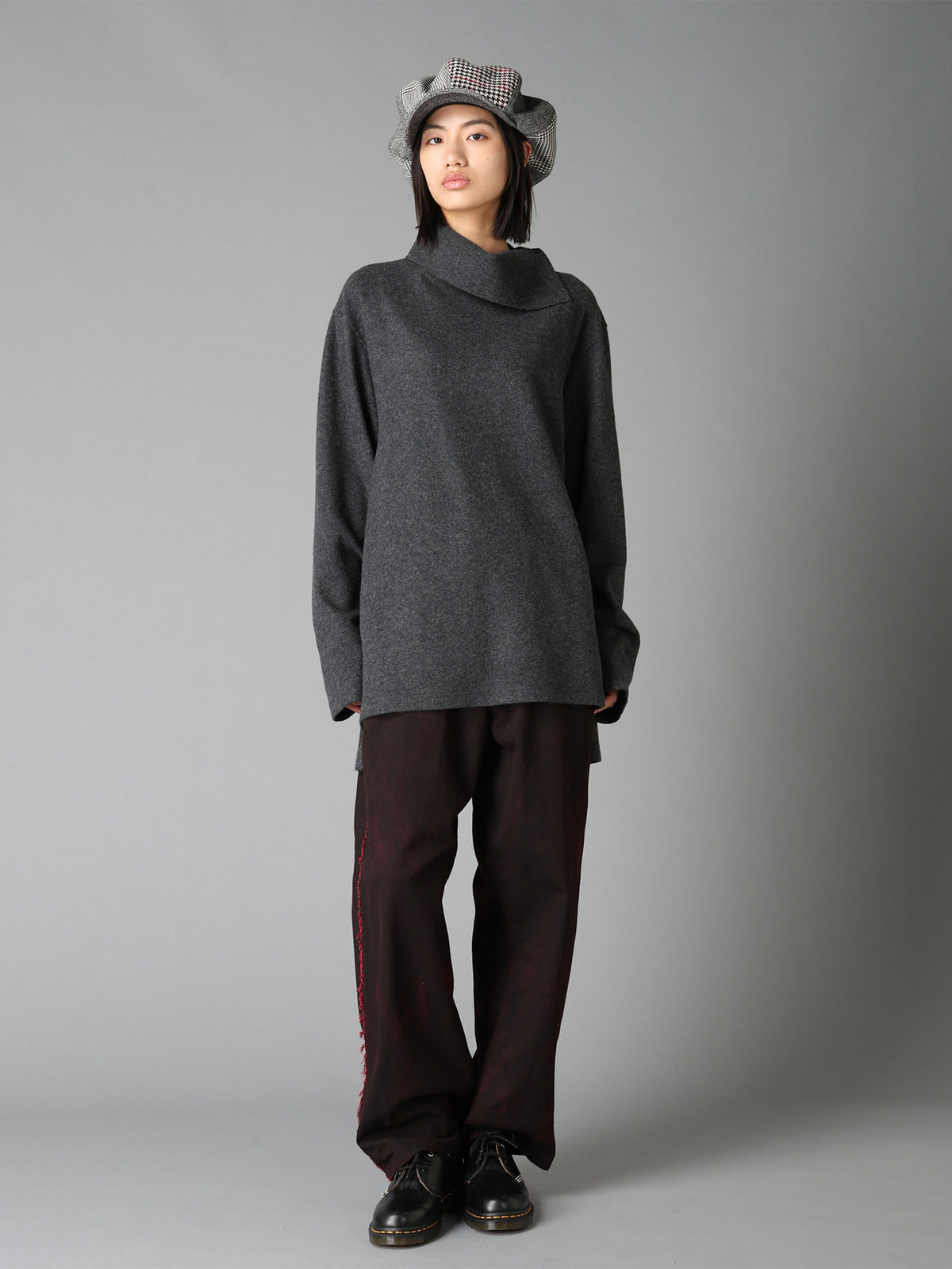 AIRY WOOL BLEND JERSEY TURTLENECK EMBROIDERED T-SHIRT
