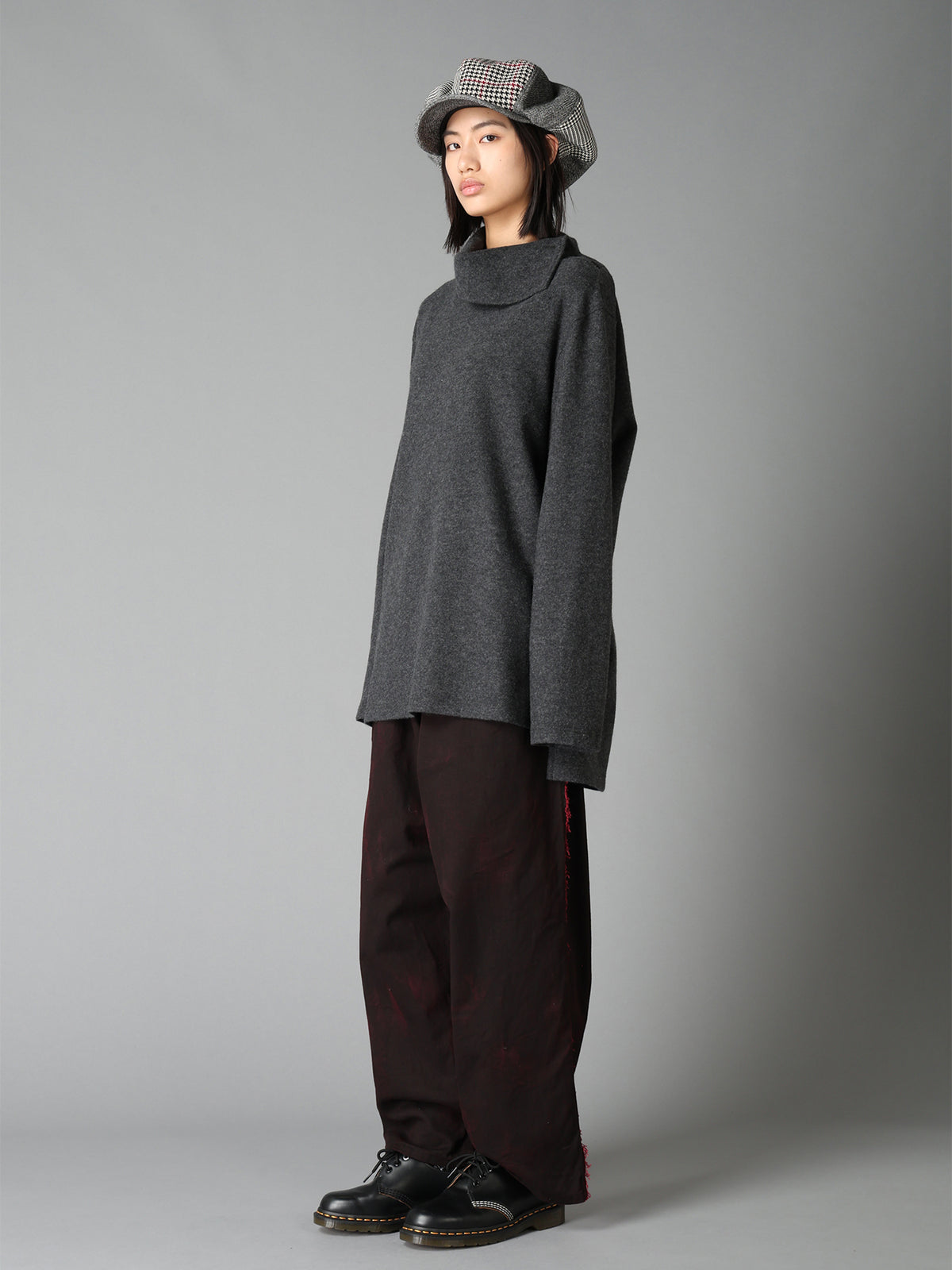 AIRY WOOL BLEND JERSEY TURTLENECK EMBROIDERED T-SHIRT