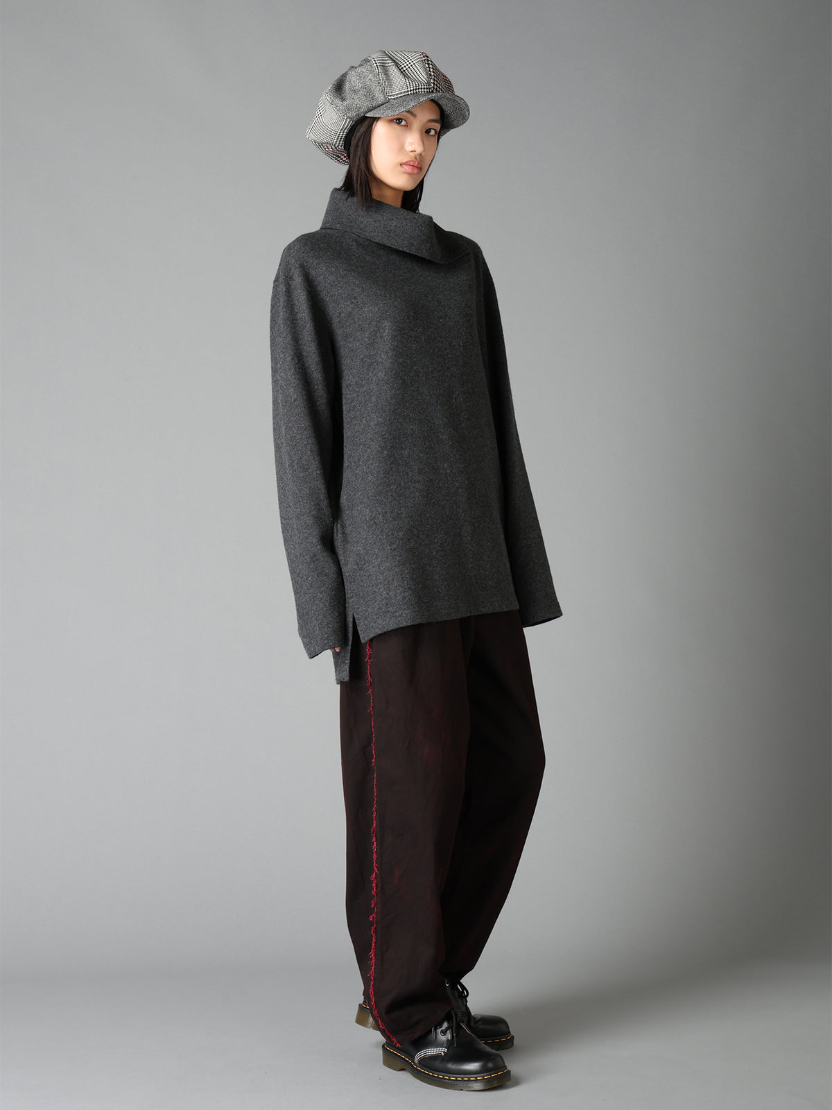 AIRY WOOL BLEND JERSEY TURTLENECK EMBROIDERED T-SHIRT
