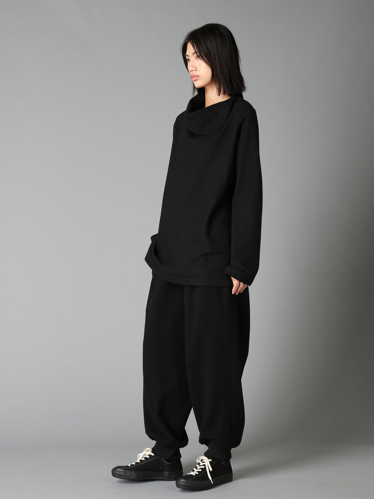 AIRY WOOL BLEND JERSEY TURTLENECK EMBROIDERED T-SHIRT