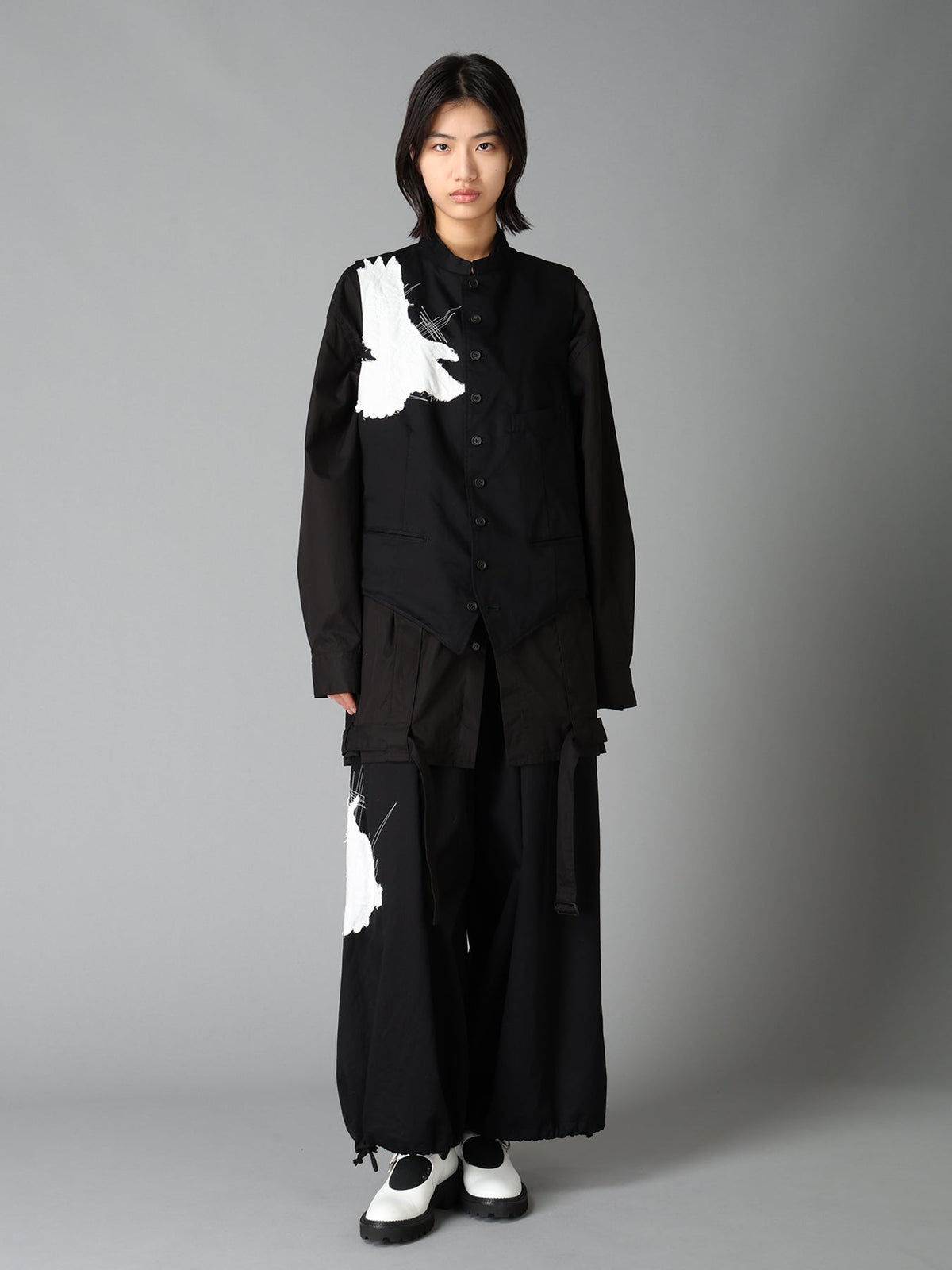 20/COTTON TWILL CROW PATCH VEST