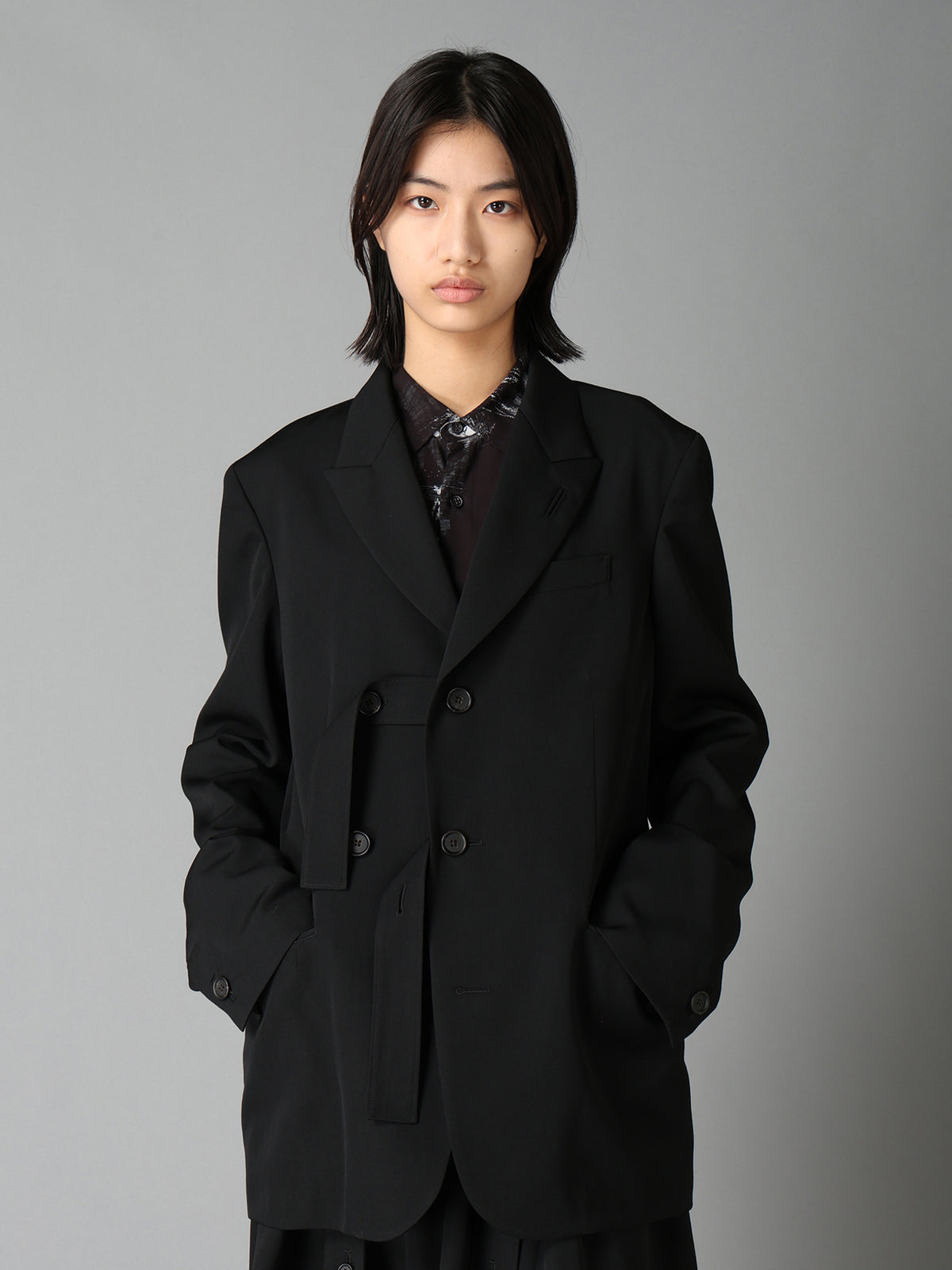 WASHER WOOL GABARDINE PEAK LAPEL BELTED JACKET