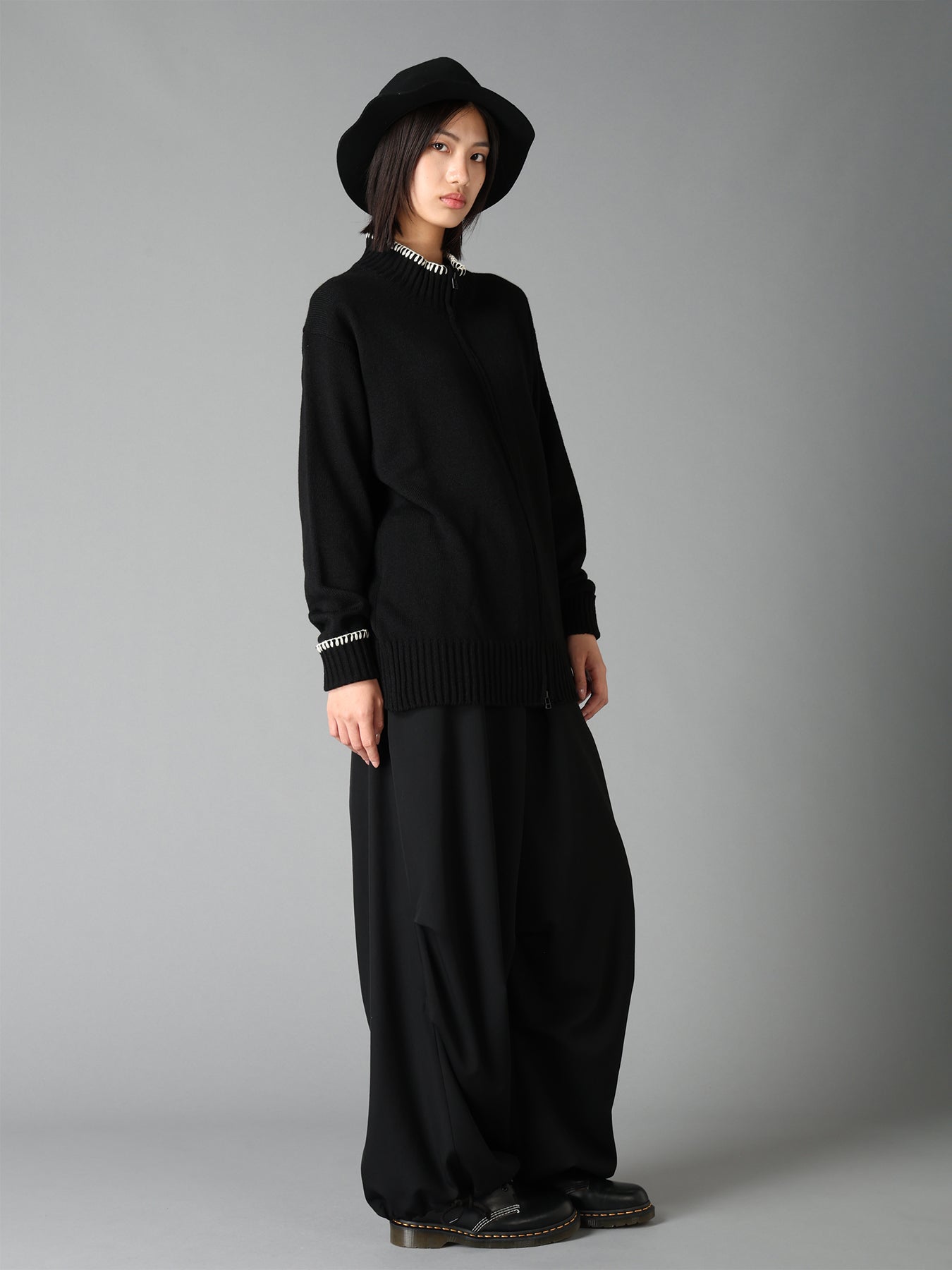 WASHER WOOL GABARDINE KNEE-TUCK PANTS