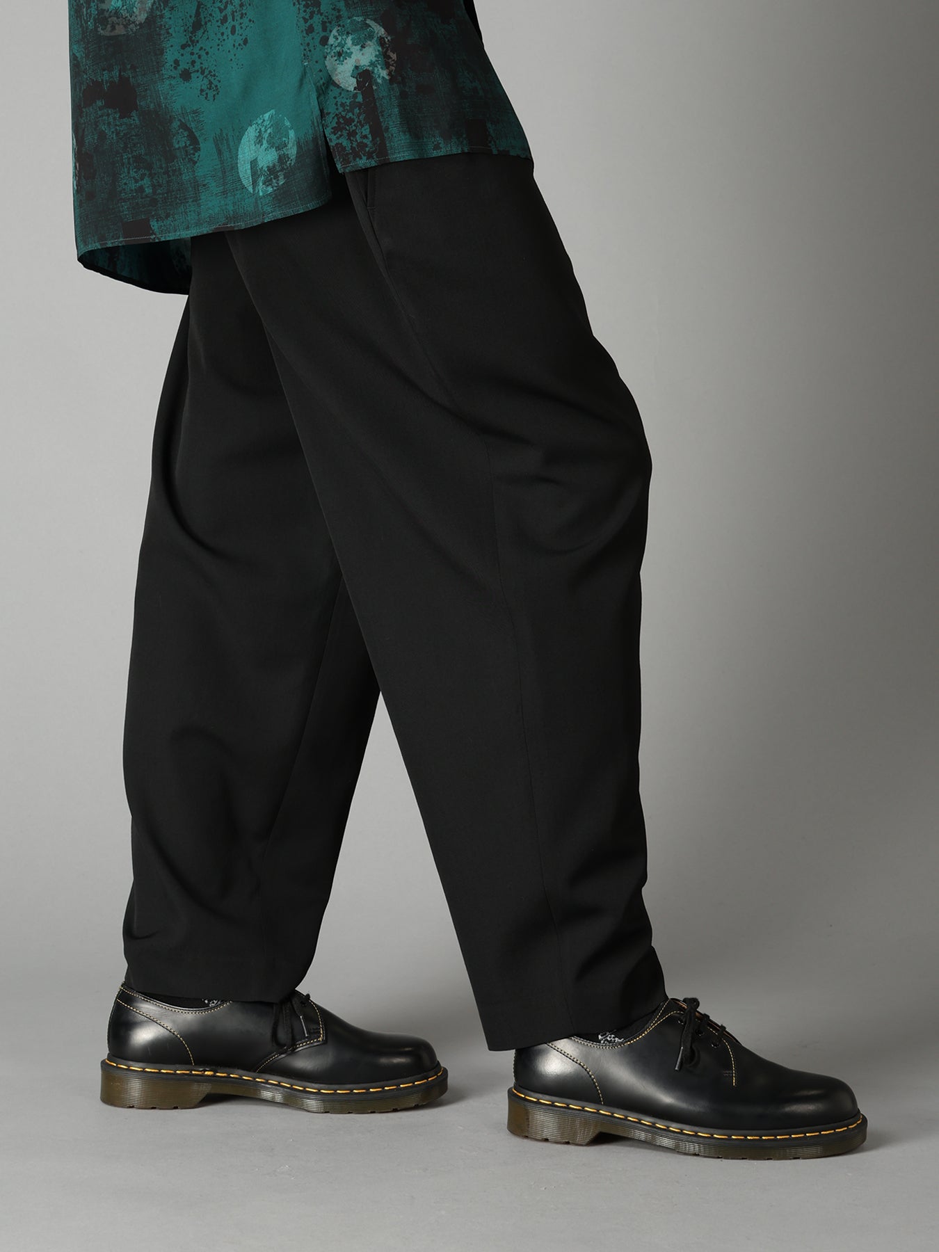 WASHER WOOL GABARDINE TAPERED PANTS