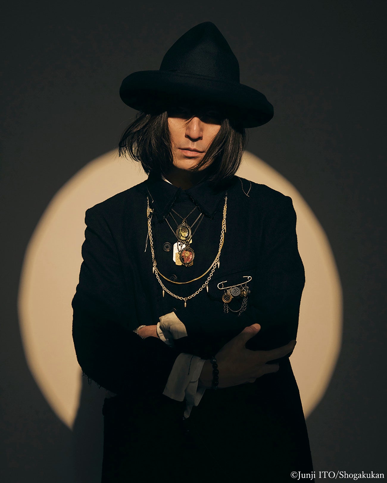 S'YTE × JUNJI ITO -UZUMAKI- KIRIE WEARING YOHJI YAMAMOTO DOG TAG NECKLACE