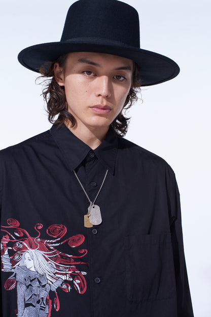 S'YTE × JUNJI ITO -UZUMAKI- KIRIE WEARING YOHJI YAMAMOTO DOG TAG NECKLACE