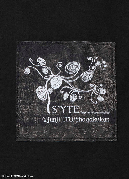 S'YTE × JUNJI ITO -UZUMAKI- KIRIE WEARING YOHJI YAMAMOTO PRINTED SHIRT