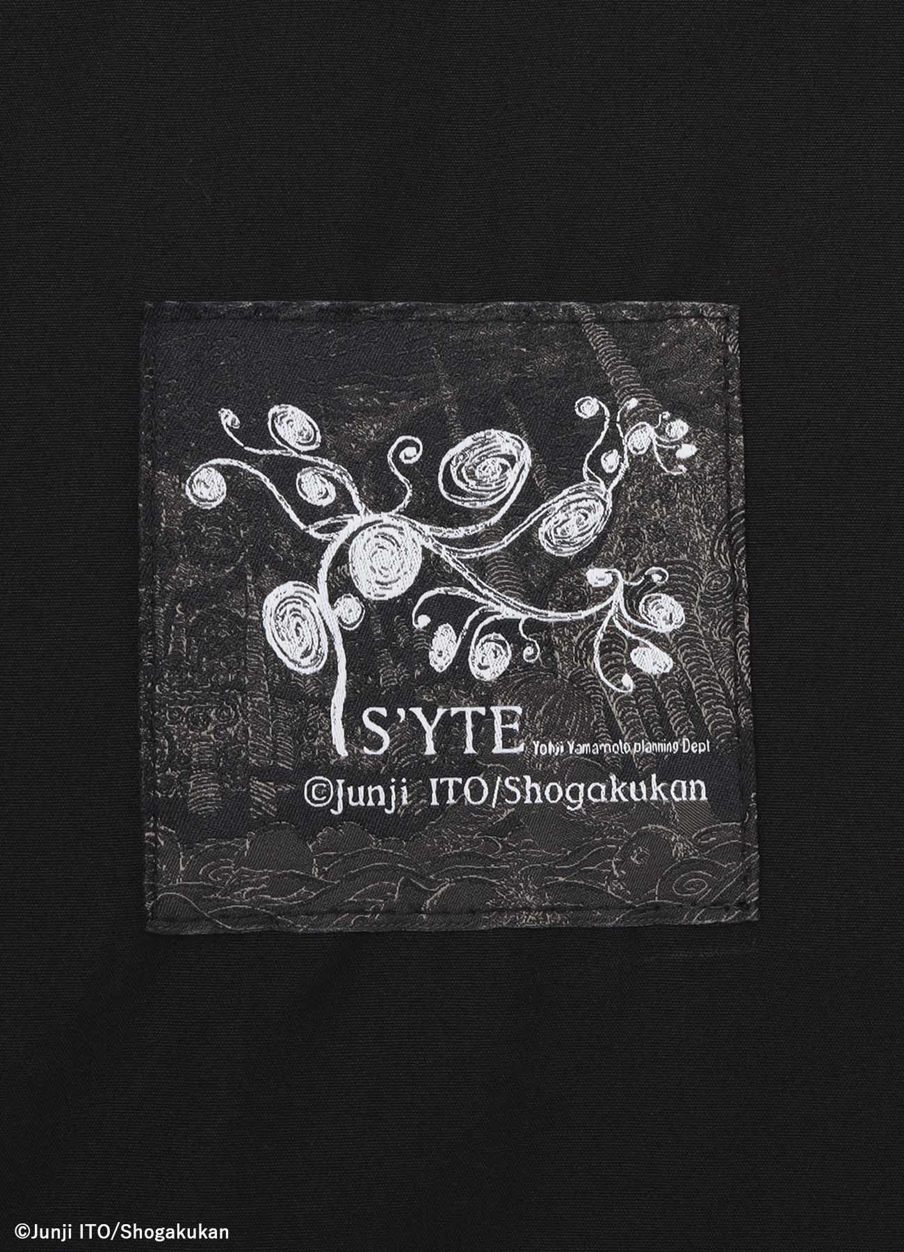 S'YTE × JUNJI ITO -UZUMAKI- AZAMI WEARING YOHJI YAMAMOTO PRINTED SHIRT