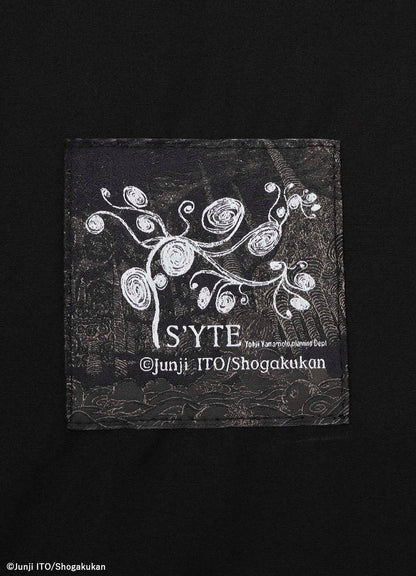 S'YTE × JUNJI ITO -UZUMAKI- AZAMI WEARING YOHJI YAMAMOTO PRINTED SHIRT