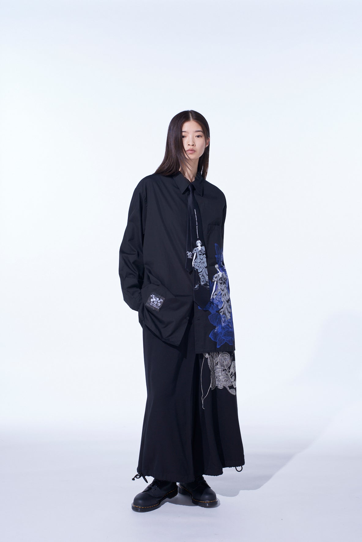 S'YTE × JUNJI ITO -UZUMAKI- AZAMI WEARING YOHJI YAMAMOTO PRINTED SHIRT