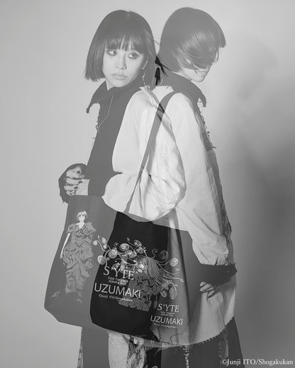 S'YTE × JUNJI ITO -UZUMAKI- KIRIE＆AZAMI  WEARING YOHJI YAMAMOTO PRINTED BAG