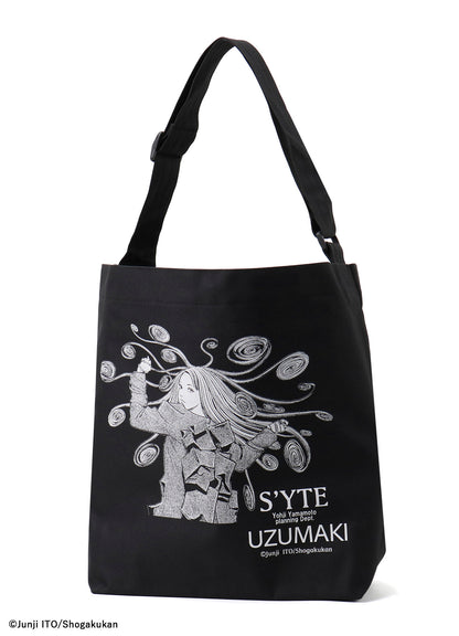 S'YTE × JUNJI ITO -UZUMAKI- KIRIE＆AZAMI  WEARING YOHJI YAMAMOTO PRINTED BAG