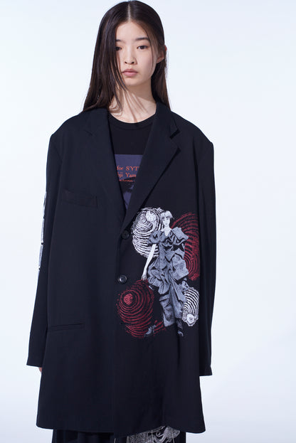 S'YTE × JUNJI ITO -UZUMAKI- AZAMI WEARING YOHJI YAMAMOTO PRINTED JACKET