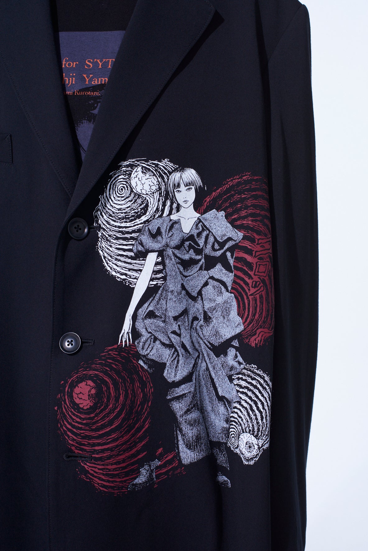 S'YTE × JUNJI ITO -UZUMAKI- AZAMI WEARING YOHJI YAMAMOTO PRINTED JACKET