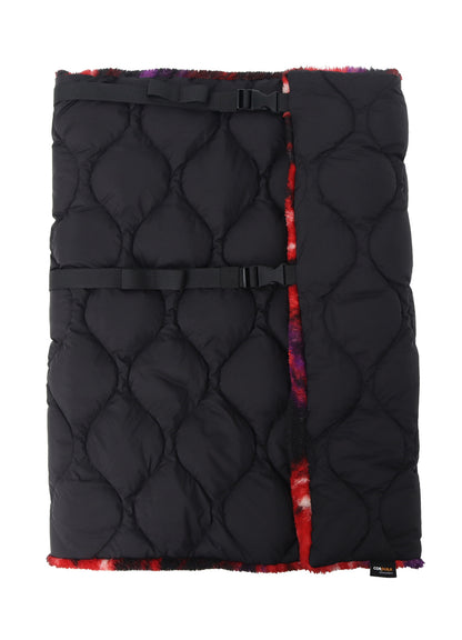 【S'YTE X TAION】REVERSIBLE QUILTED DOWN SCARF WITH RED PRINTED FLEECE LINING