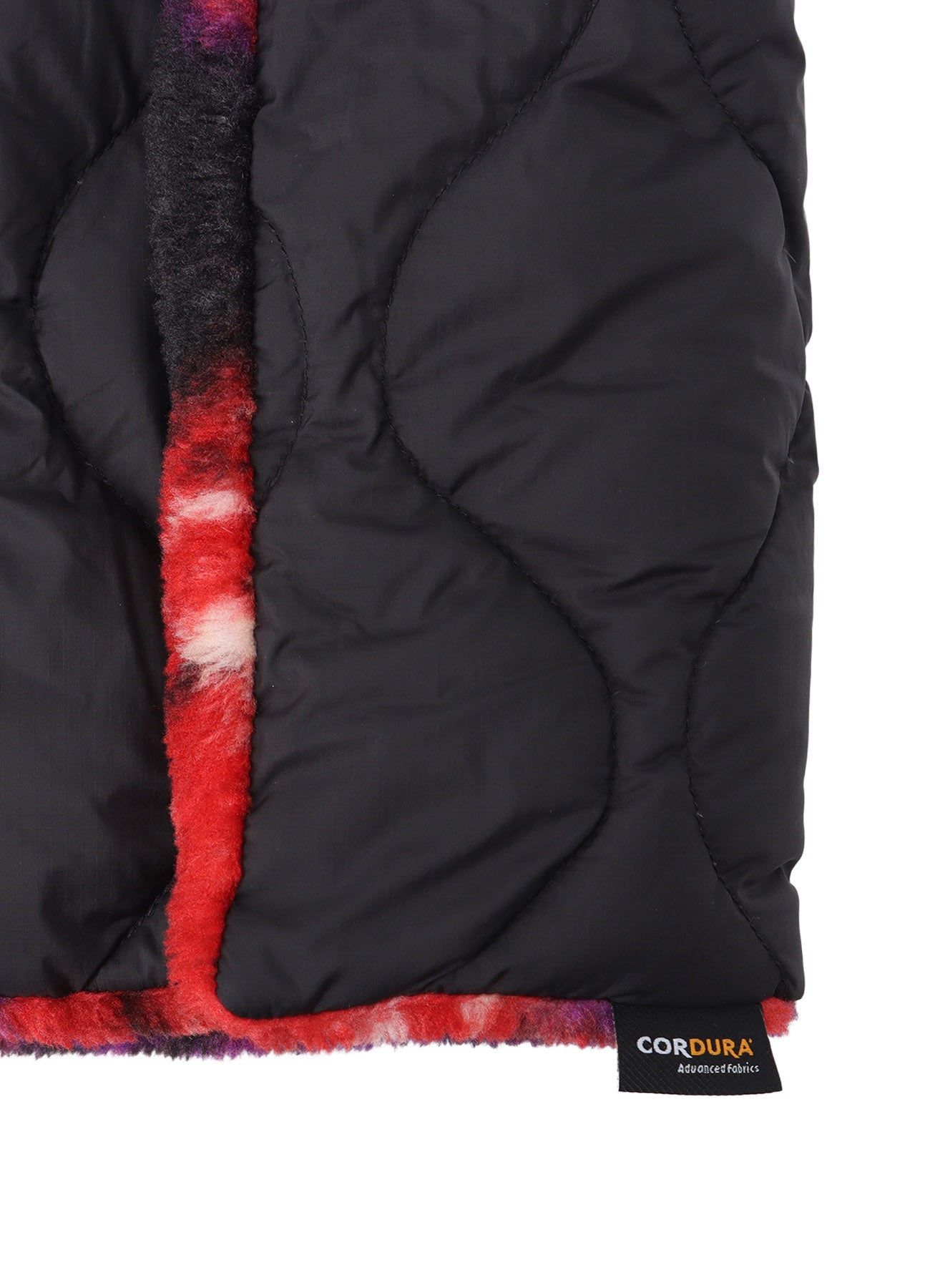 【S'YTE X TAION】REVERSIBLE QUILTED DOWN SCARF WITH RED PRINTED FLEECE LINING