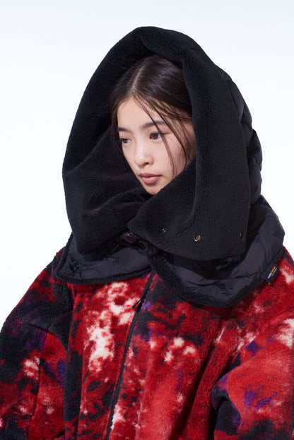 【S'YTE X TAION】REVERSIBLE QUILTED DOWN SCARF WITH BLACK FLEECE LINING