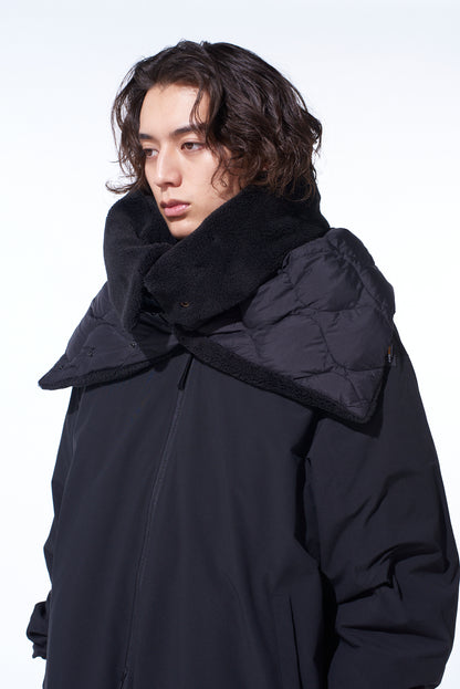 【S'YTE X TAION】REVERSIBLE QUILTED DOWN SCARF WITH BLACK FLEECE LINING