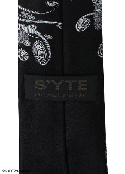 S'YTE × JUNJI ITO -UZUMAKI- KIRIE WEARING YOHJI YAMAMOTO SILK TIE