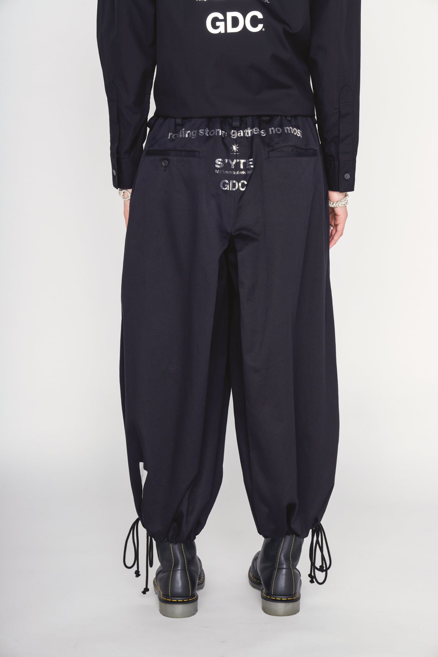 -S’YTE × GDC Collaborate Collection-WEPON CLOTH LOGO-PRINTED HAKAMA BALLOON PANTS