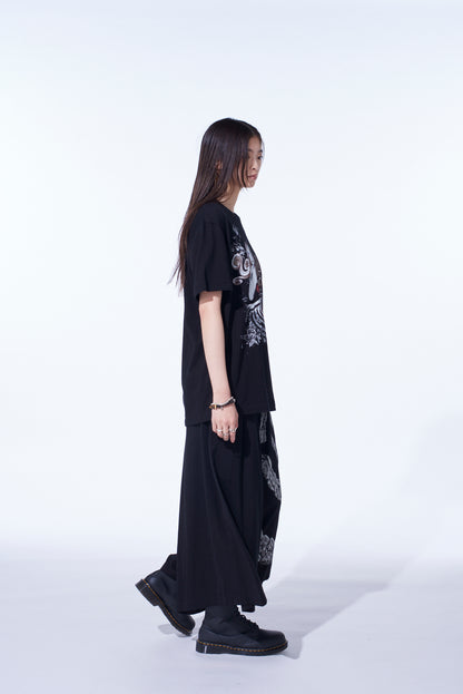 S'YTE × JUNJI ITO -UZUMAKI- KIRIE’S SPIRAL DRESS GRAPHIC T-SHIRT