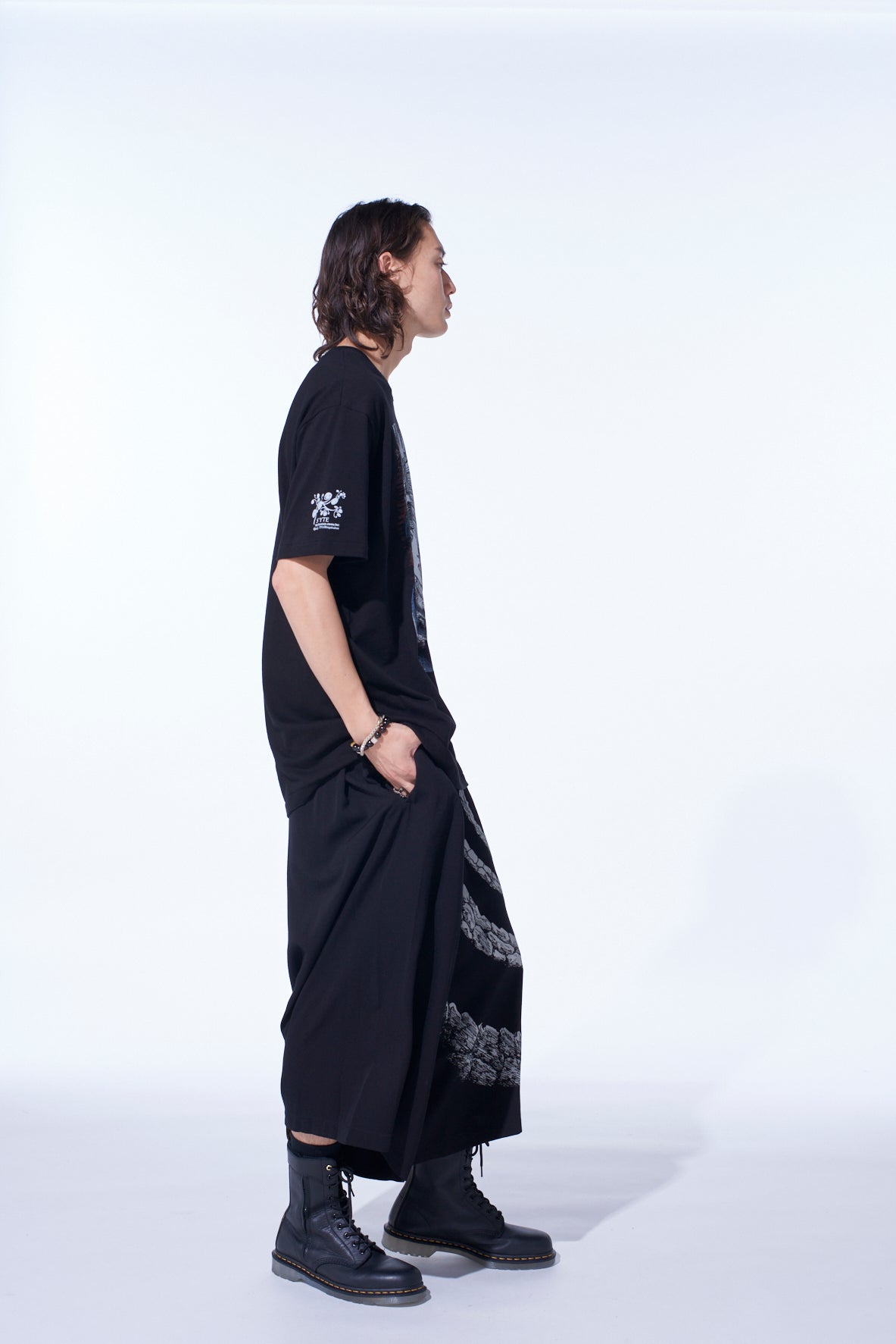 S'YTE × JUNJI ITO -UZUMAKI- AZAMI COLLAGE GRAPHIC T-SHIRT