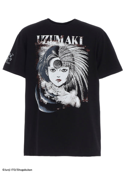 S'YTE × JUNJI ITO -UZUMAKI- AZAMI COLLAGE GRAPHIC T-SHIRT