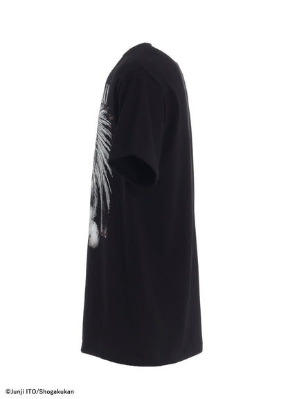 S'YTE × JUNJI ITO -UZUMAKI- AZAMI COLLAGE GRAPHIC T-SHIRT