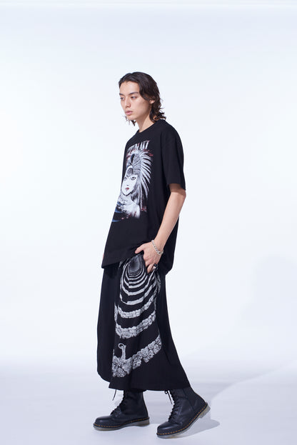 S'YTE × JUNJI ITO -UZUMAKI- AZAMI COLLAGE GRAPHIC T-SHIRT