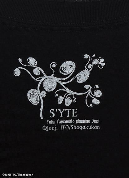 S'YTE × JUNJI ITO -UZUMAKI- FLOWER AND KIRIE GRAPHIC T-SHIRT