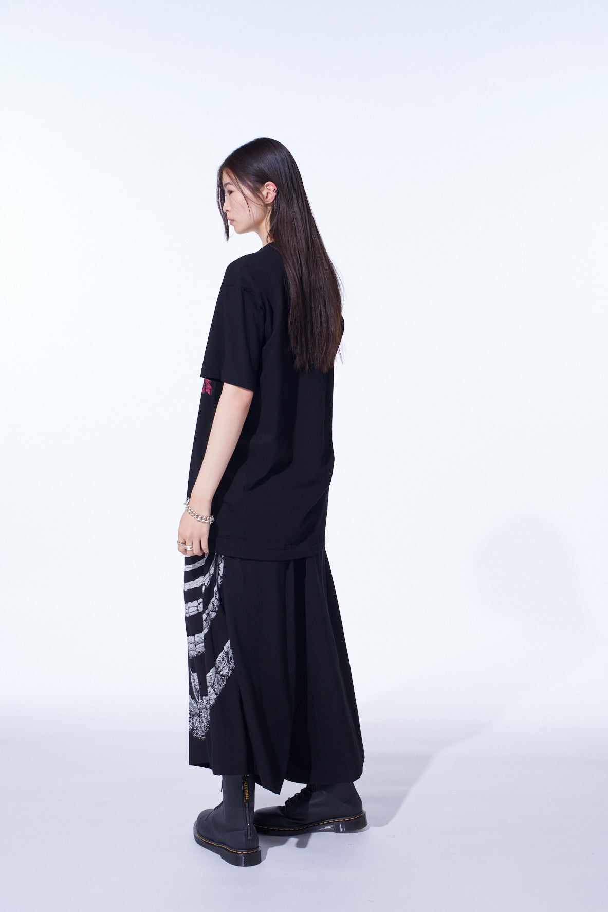 S'YTE × JUNJI ITO -UZUMAKI- FLOWER AND KIRIE GRAPHIC T-SHIRT